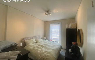 3 beds, 1 bath, 1,100 sqft, $5,650, Unit 4