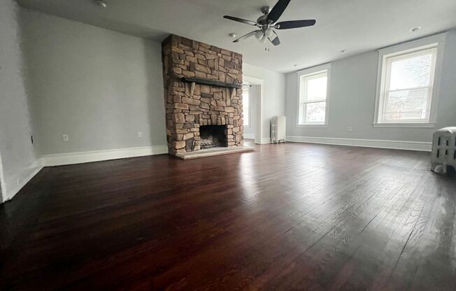 Gorgeous 3-Bedroom Apartment in Drexel Hill! Available mid-July!