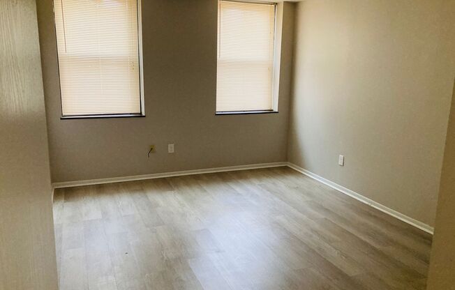 1 bed, 1 bath, 600 sqft, $925