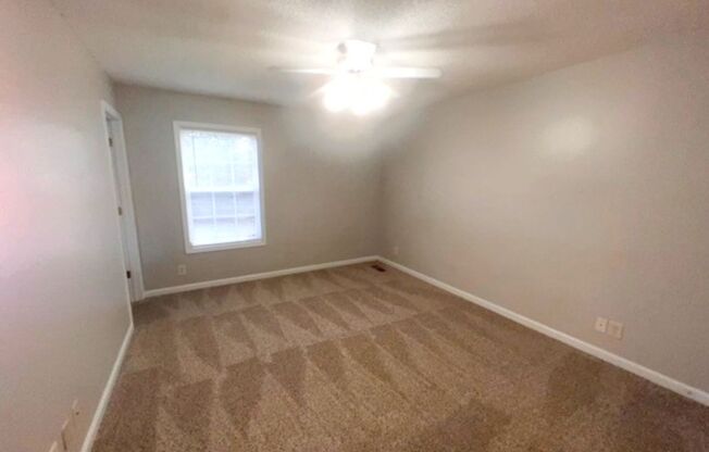 3 beds, 2 baths, $1,400