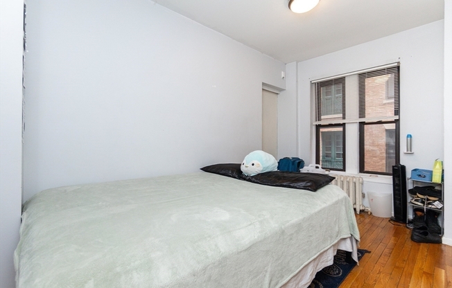 5 beds, 2 baths, 1,430 sqft, $9,499, Unit 4