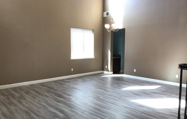 Beautiful Plumas Lake Home