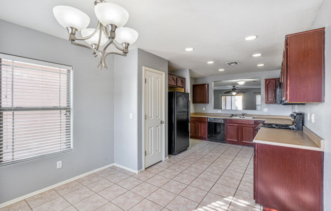 Spacious 3-Bedroom Home with Den in Arroyo Vista