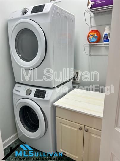 3 beds, 2.5 baths, 1,910 sqft, $2,100