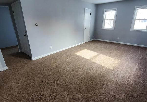 1103 1105 5 AVE
