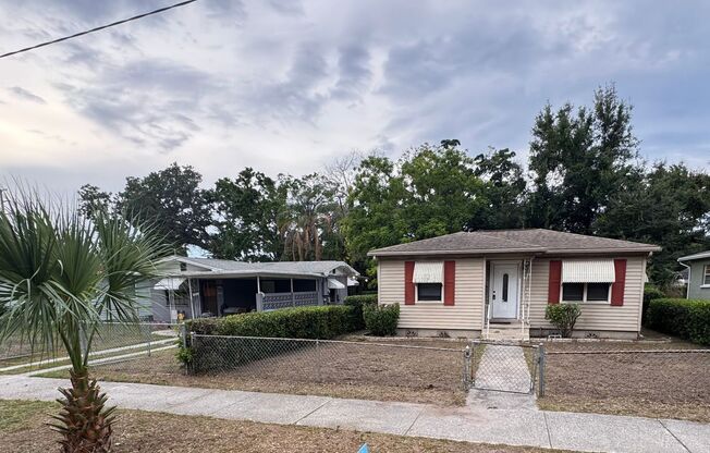 Three Bedroom One Bathroom Cottage in Palmetto Park, St. Petersburg