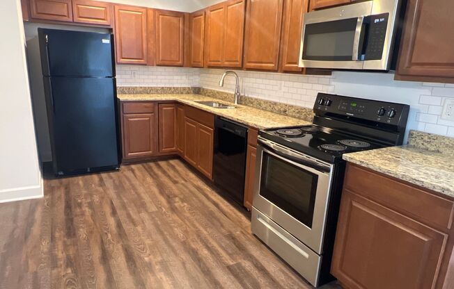 AVAILABLE NOW! One bedroom apartment just steps away from UGA!