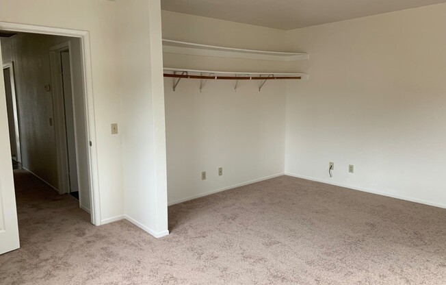 3 beds, 1 bath, $6,150, Unit A