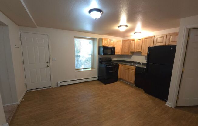 2 beds, 1 bath, 686 sqft, $3,300, Unit 1