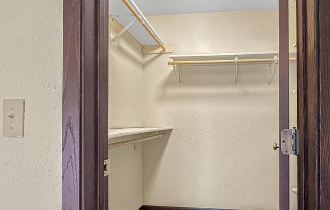 2 beds, 1 bath, 963 sqft, $1,415