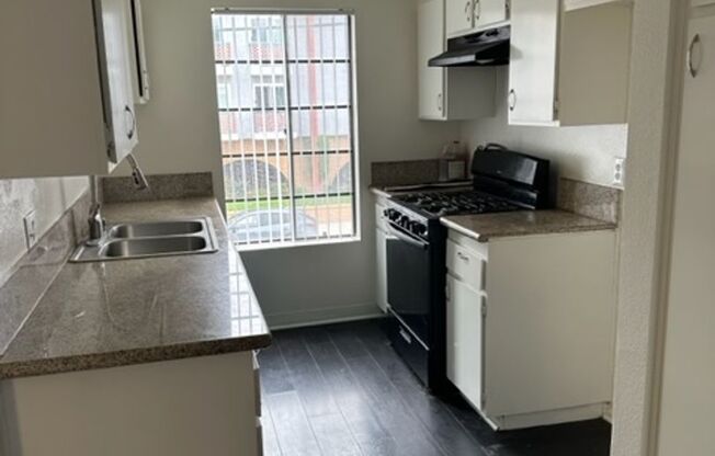 13602 Cordary Ave.