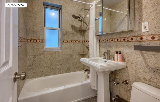 1 bed, 1 bath, $2,900, Unit 1D
