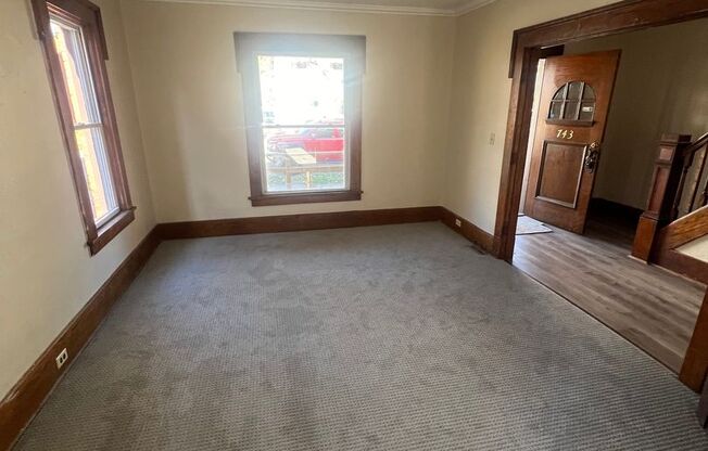 3 beds, 1 bath, $995