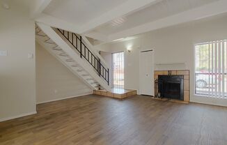 2 beds, 1 bath, 905 sqft, $995, Unit 5500-B