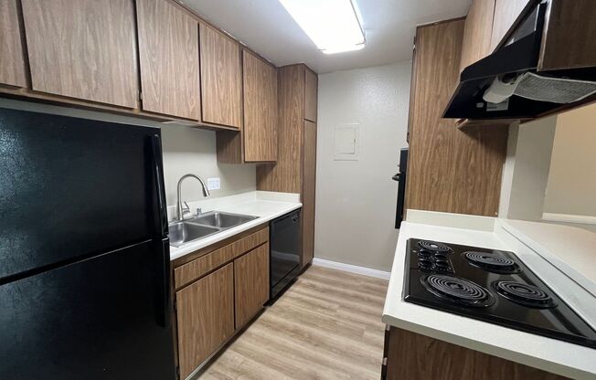 1 bed, 2 baths, 900 sqft, $2,300, Unit 107
