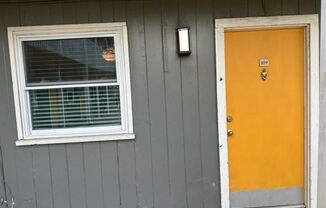 2 beds, 1 bath, $1,425, Unit Unit 112