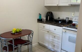 1 bed, 1 bath, $1,200, Unit Weston RE Group LLC