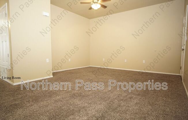 8685 N LOOP