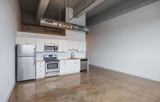 1 bed, 1 bath, 869 sqft, $1,600, Unit 616