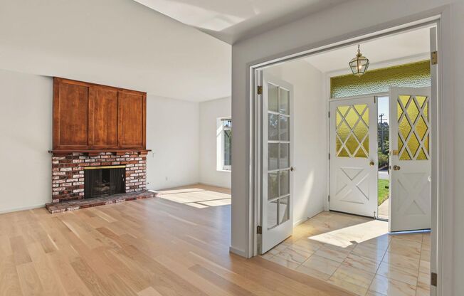 3 beds, 2.5 baths, $7,500