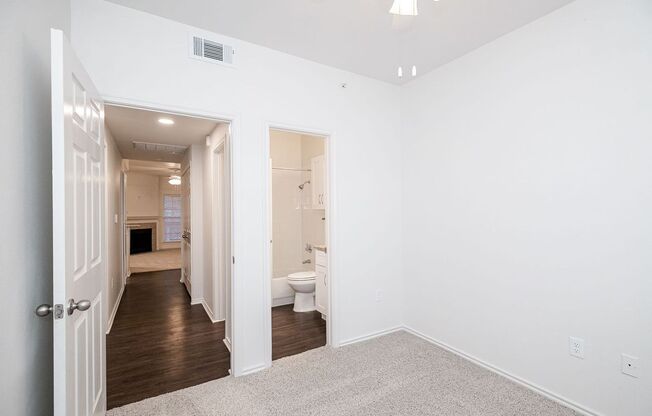 2 beds, 2 baths, 910 sqft, $1,695, Unit 08103