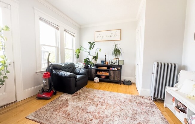 7 BRADFORD AVE