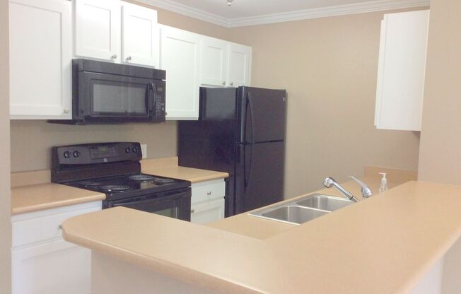 2 beds, 1 bath, $1,895, Unit F202