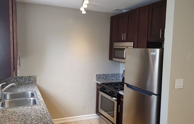 2 beds, 1 bath, 800 sqft, $2,695, Unit 4461