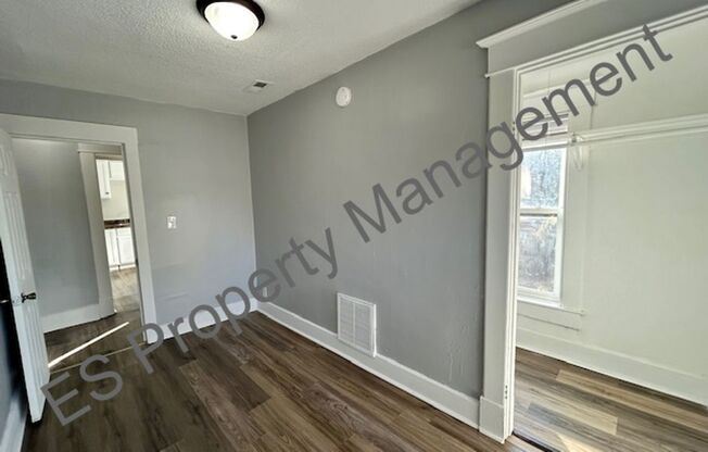 2 beds, 1 bath, $1,095