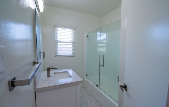 1 bed, 1 bath, $2,795, Unit 28