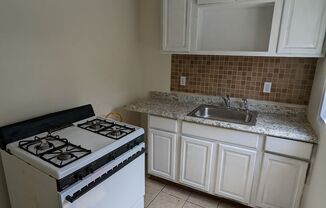 2 beds, 1 bath, $1,400