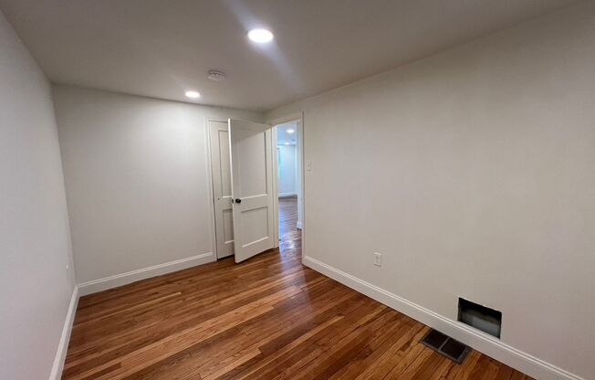 2 beds, 1 bath, $1,325