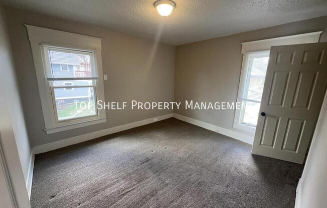 1438 9 ST