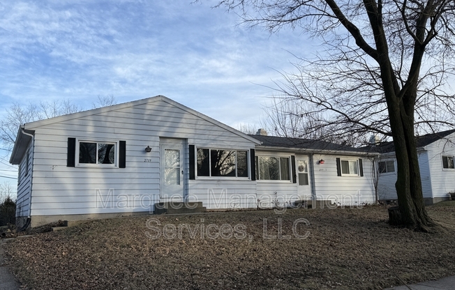 2717 Victoria Ln