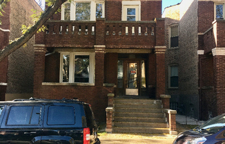 4242 N DAMEN AVE