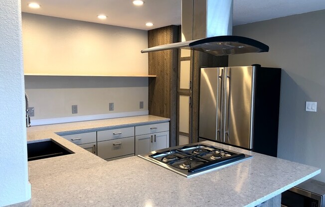 Stunning 2 Bed 2 Bath Home with Gorgeous Mountain Views!