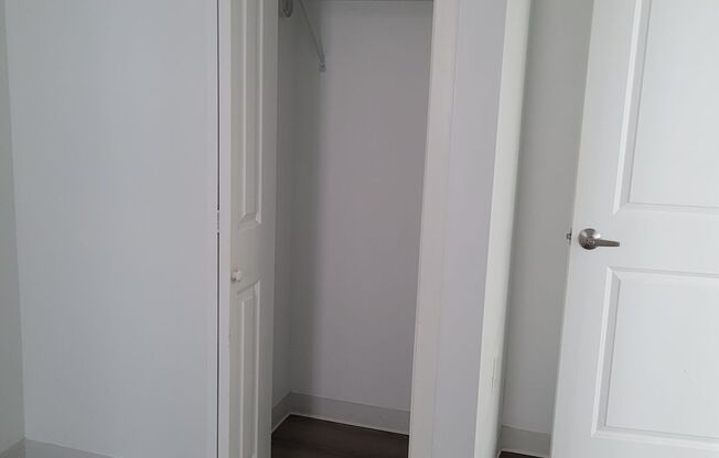 1 bed, 1 bath, $1,075, Unit 204