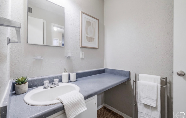 1 bed, 1 bath, 612 sqft, $895, Unit H094