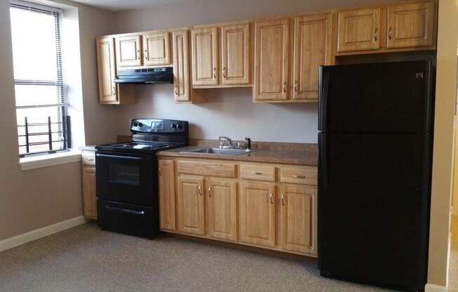 4 beds, 1 bath, 650 sqft, $3,600, Unit 3