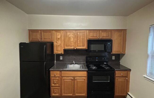 1 bed, 1 bath, 700 sqft, $1,250, Unit C306