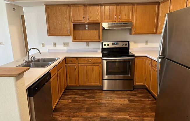 1 bed, 1 bath, 1,371 sqft, $1,825, Unit 33562