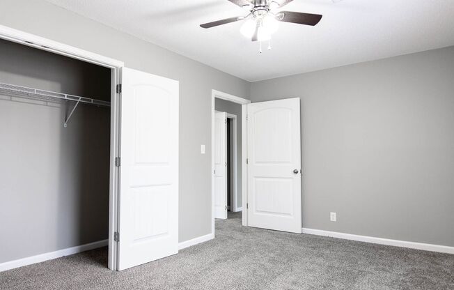 2 beds, 1 bath, 812 sqft, $905, Unit K-5