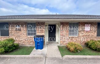 1603 S. Hall St, Unit A - 2 Bedroom, 1 Bathroom Triplex Home in Ennis, TX!