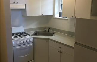 Studio, 1 bath, $2,595, Unit 5-B