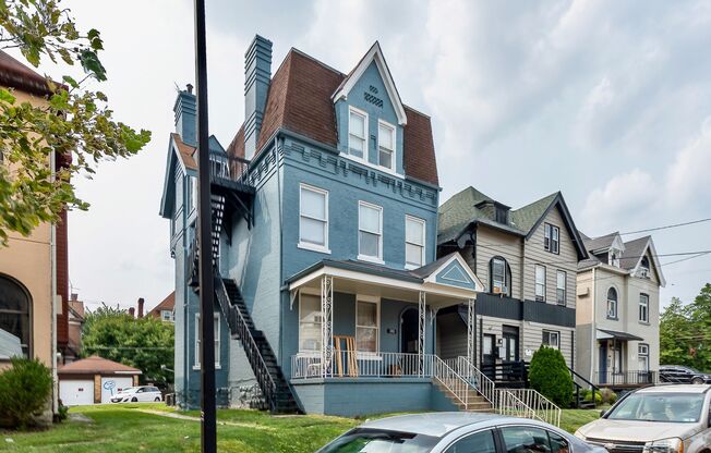 *** Spacious Apartments in Friendship * Pet Friendly * Available Now * Spacious & Renovated * Central A/C ***