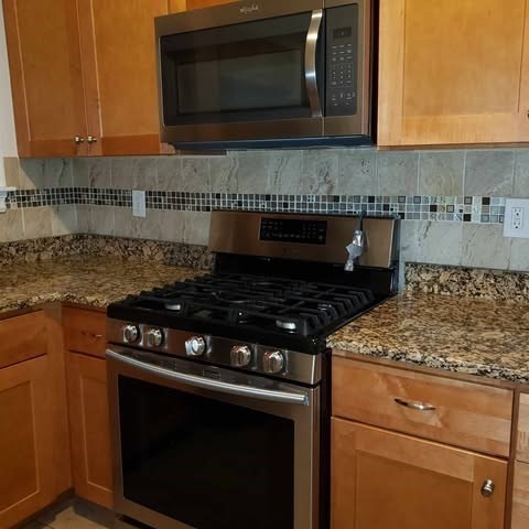 1 bed, 1 bath, 860 sqft, $1,600, Unit 2W