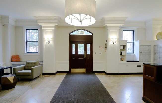 1 bed, 1 bath, 655 sqft, $3,280, Unit W302