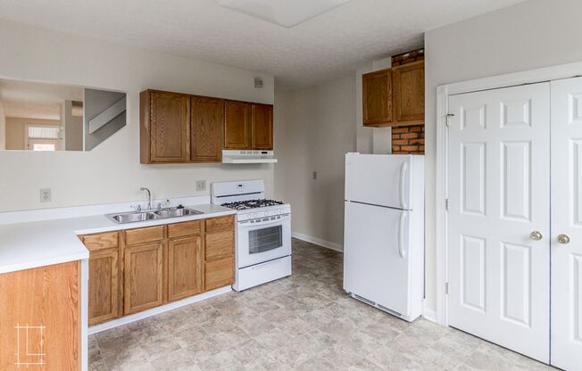 2 beds, 1.5 baths, $1,700, Unit 1066 Summit