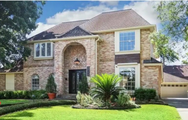 1911 BIG HORN DR