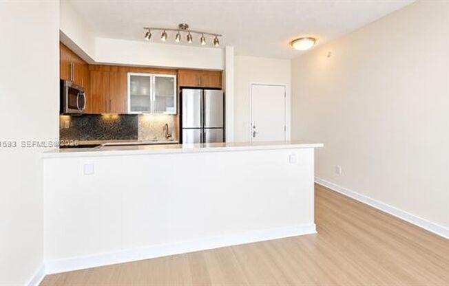 2 beds, 2 baths, $3,900, Unit # 1601